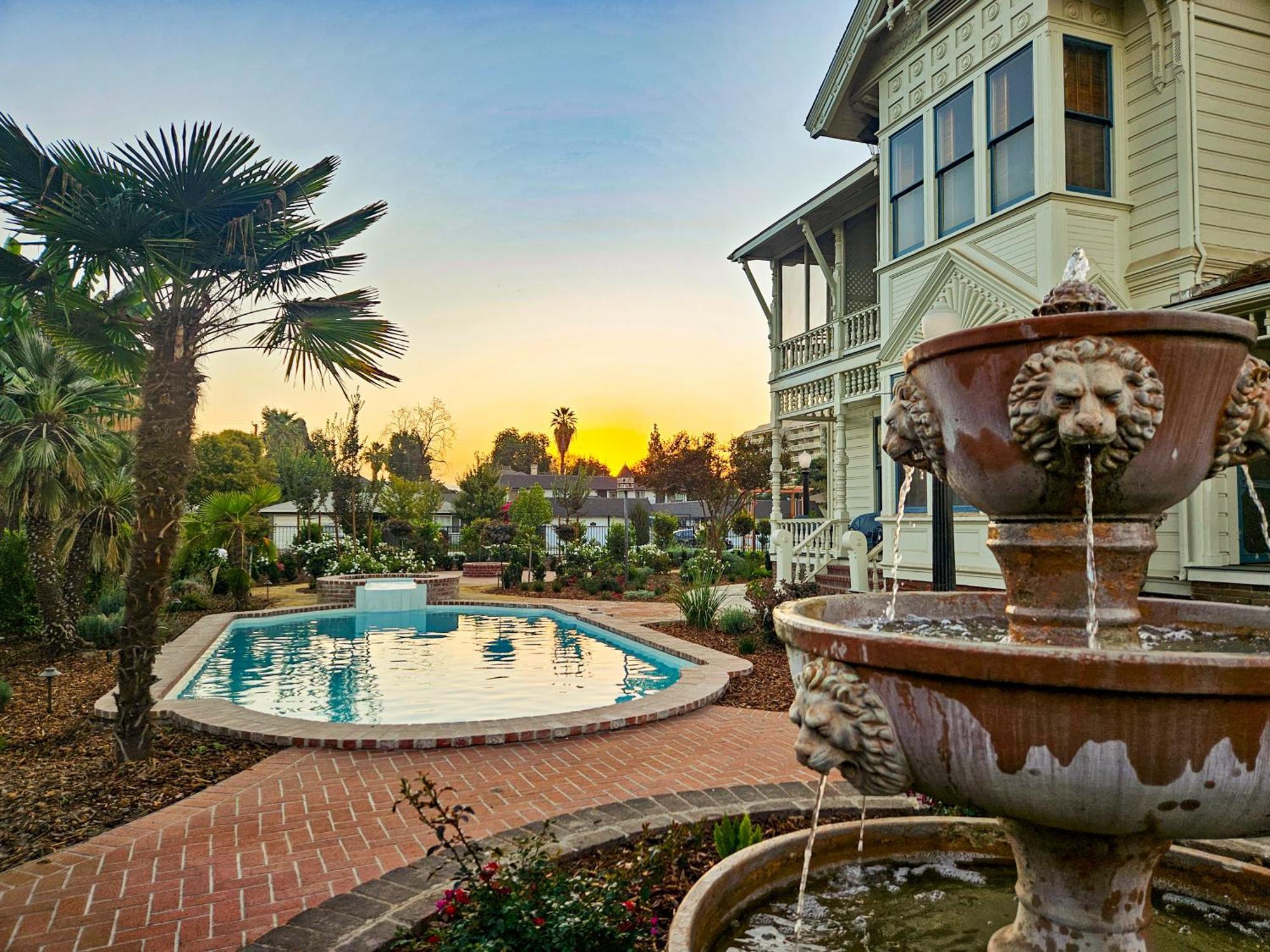 The Jd Hyde Historic Inn Visalia Exterior photo