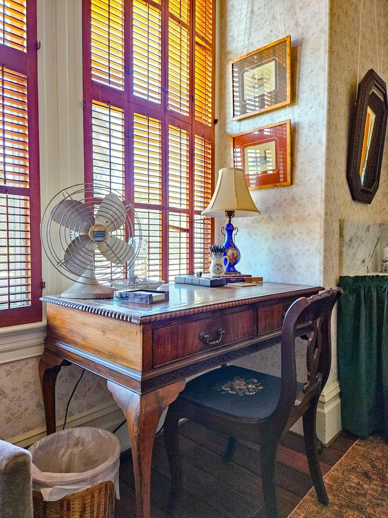The Jd Hyde Historic Inn Visalia Exterior photo
